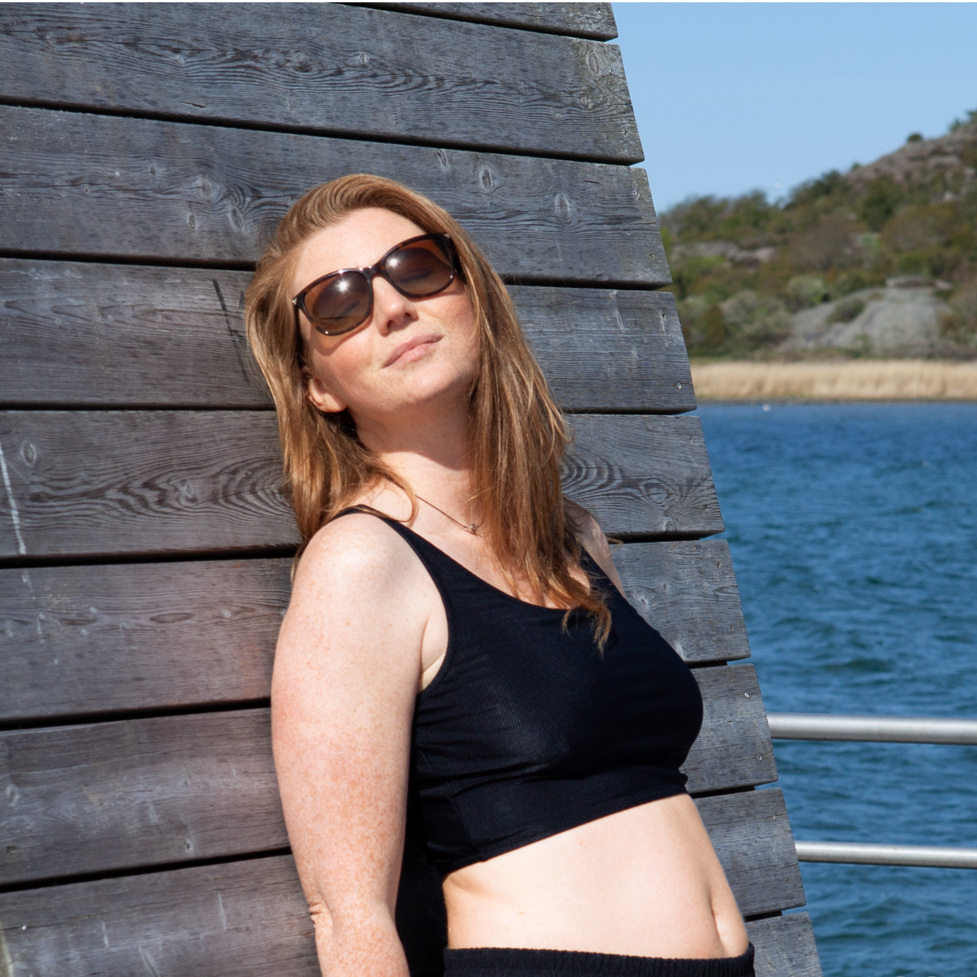 Ribbineulottu bikinitoppi - Musta