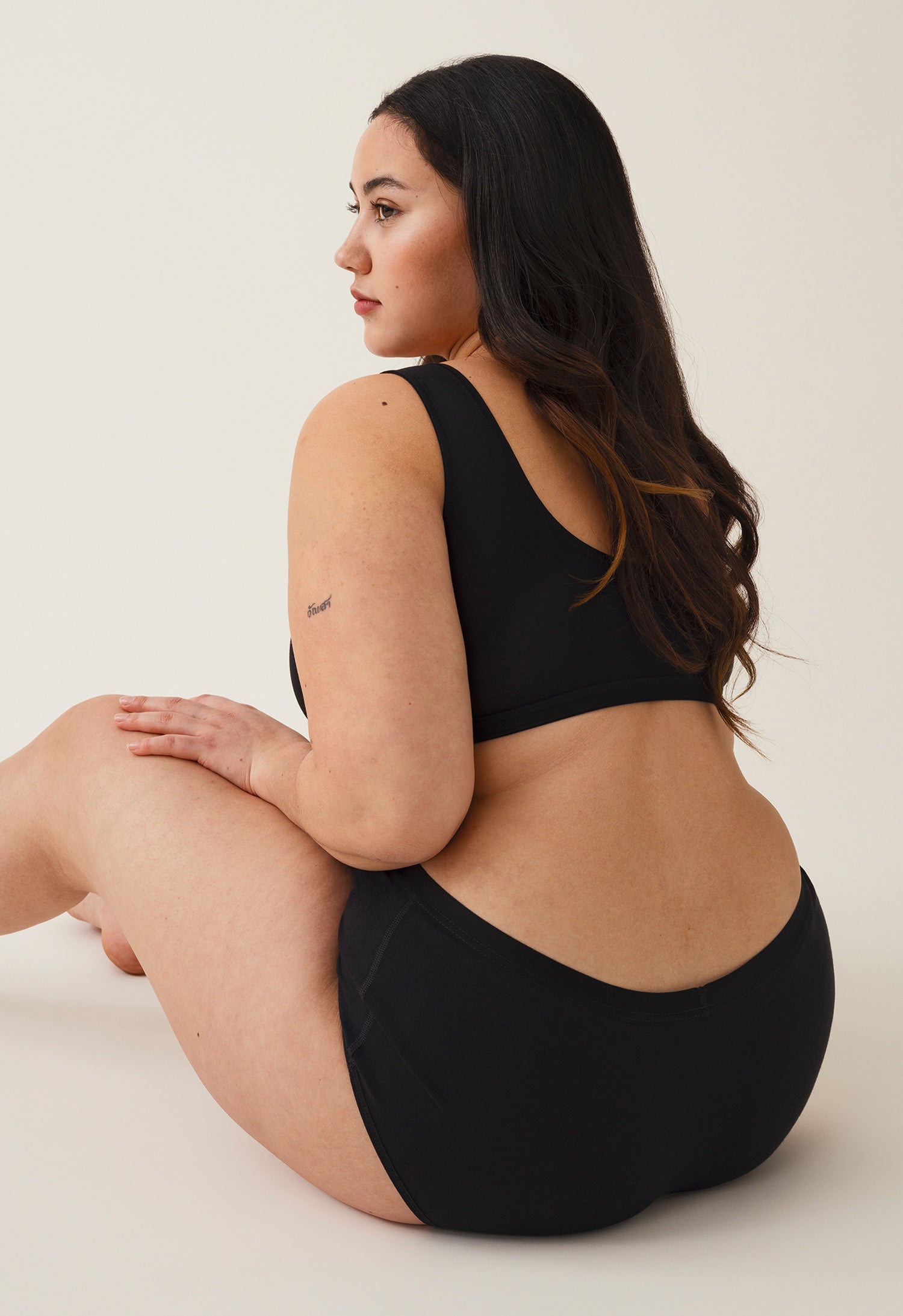 Kuukautisalushousut - Hipsterimalli - Keskivuoto - Musta