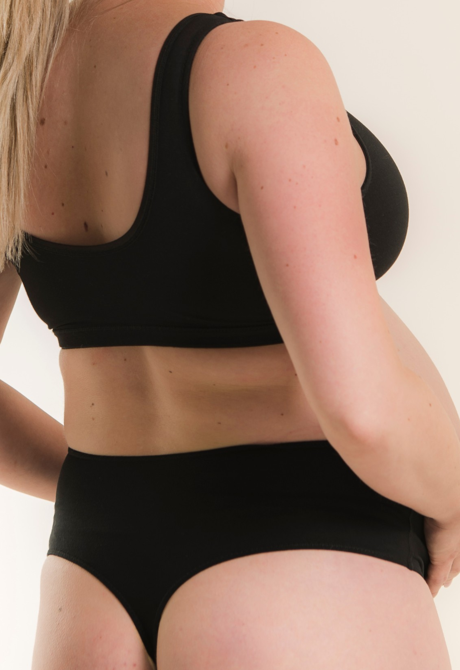 Äitiysstringi - Musta